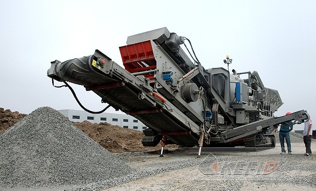 Selecting a Mobile Crusher for Construction Sand Production Line